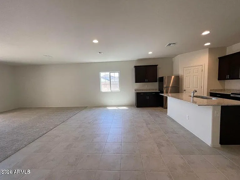 4819 S 109th Ave — Photo 6