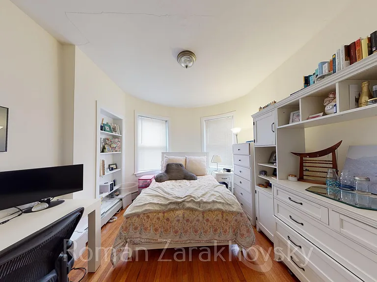 1950 Beacon St #8 — Photo 17
