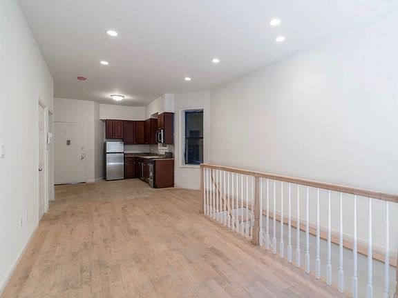 2nd image of 220 E 84th St APT 1C