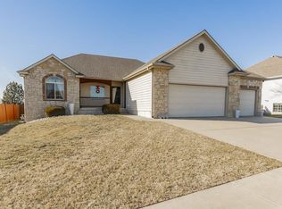 2212 Brookefield Dr, Salina, KS 67401
