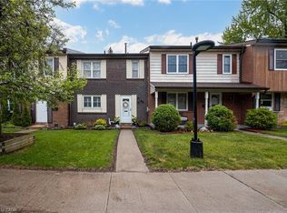 2825 Gananoque Dr #48, Mississauga, ON L5N1V6