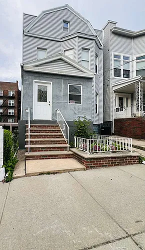 72 46th St #1 Photo 1