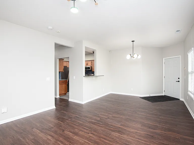 Melrose Court — Photo 2