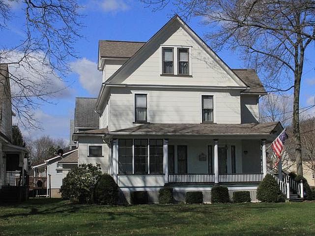 2nd image of 200 Main Ave