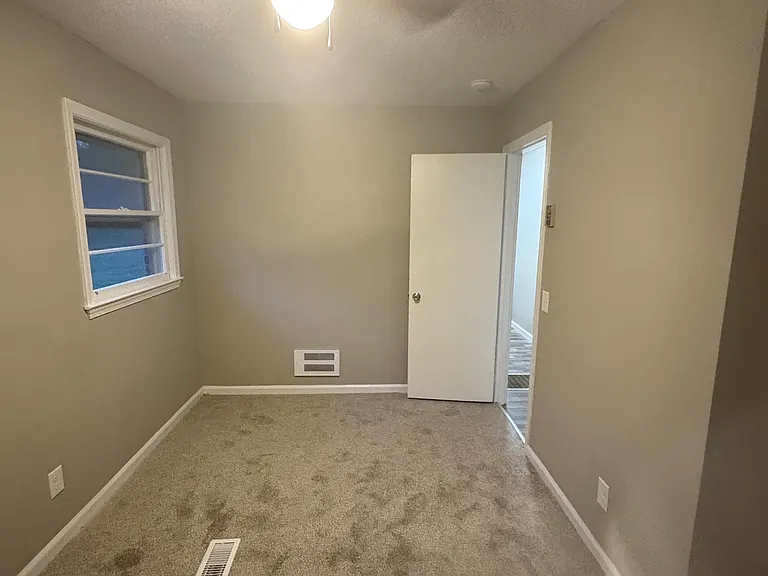 116 Poplar Ln — Photo 5
