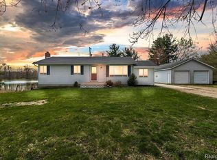 2910 E Cohoctah Rd, Howell, MI 48855