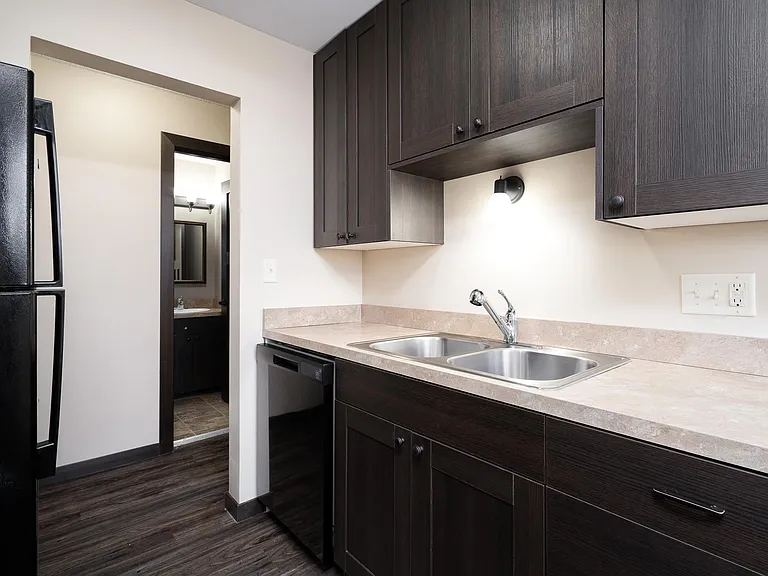 Como Villa Estates — Photo 12