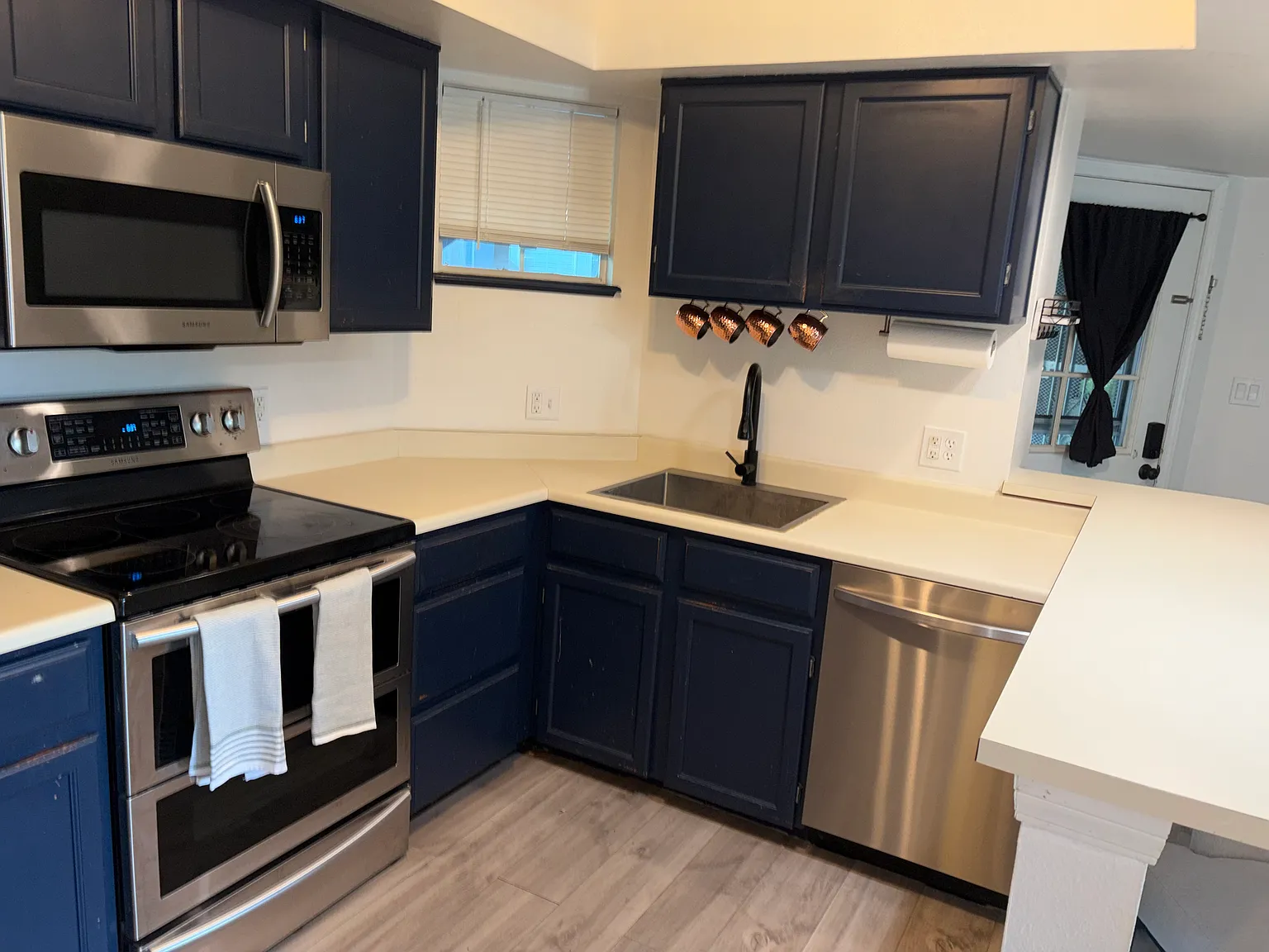 1 bed, 608 sqft, $2,100 — Photo 2