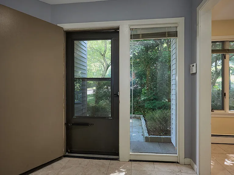23 Evon Ct — Photo 2