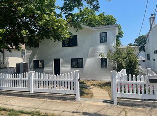 60 Juniper Rd, Port Washington, NY 11050