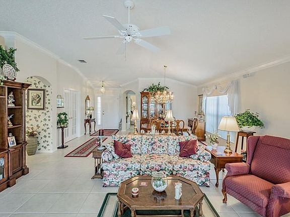 4th image of 2305 Lyndhurst Dr