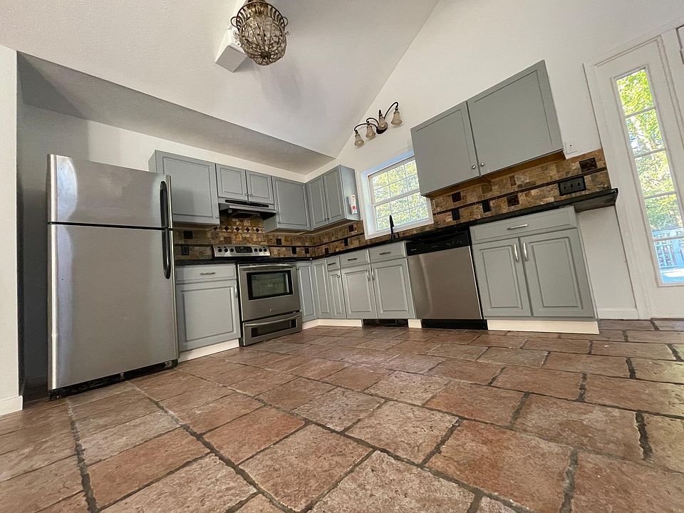 1st image of 2830 Fairhaven Dr