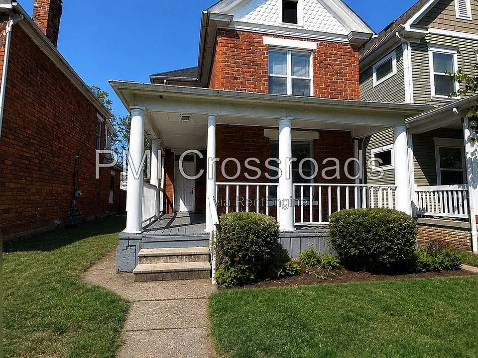 153 S Cypress Ave