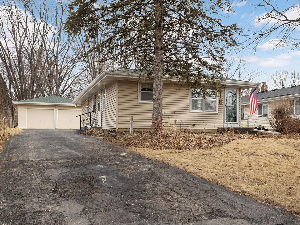 1st image of 2056 3rd St N