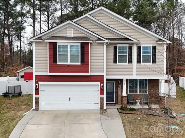 7422 Larwill Ln, Charlotte, NC 28216