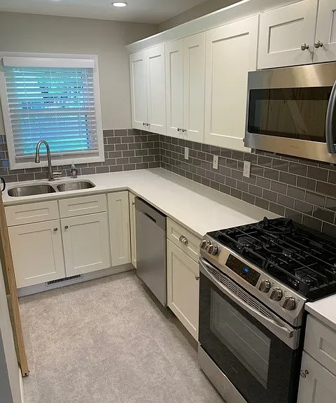 1408 W Clark St — Photo 4