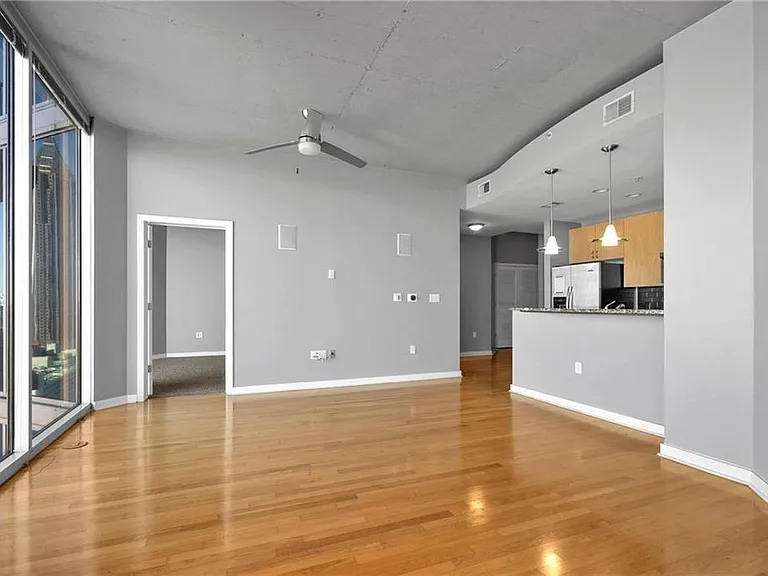 400 W Peachtree St NW #2504 — Photo 10