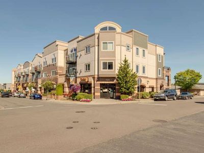 15325 NW Central Dr Unit 211, Portland, OR, 97229