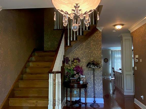 3rd image of 3435 Victoria Blvd