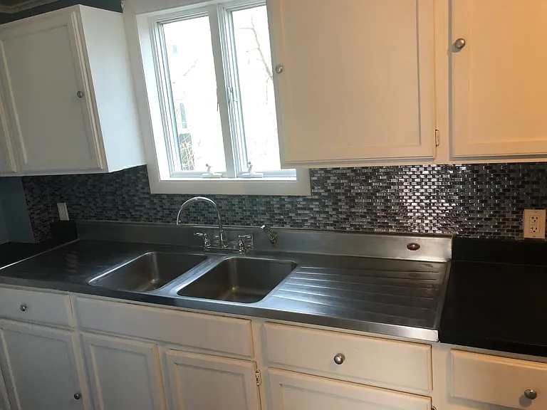 85 Glen St #4 — Photo 4