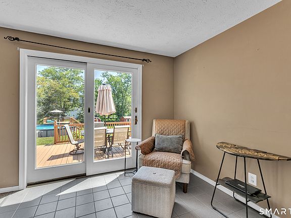 5th image of 19 Hillside Drive