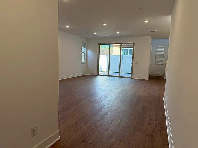 687 Guy Turner Dr — Photo 3