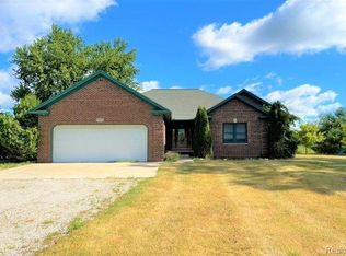 9470 Beard Rd, Avoca, MI 48006