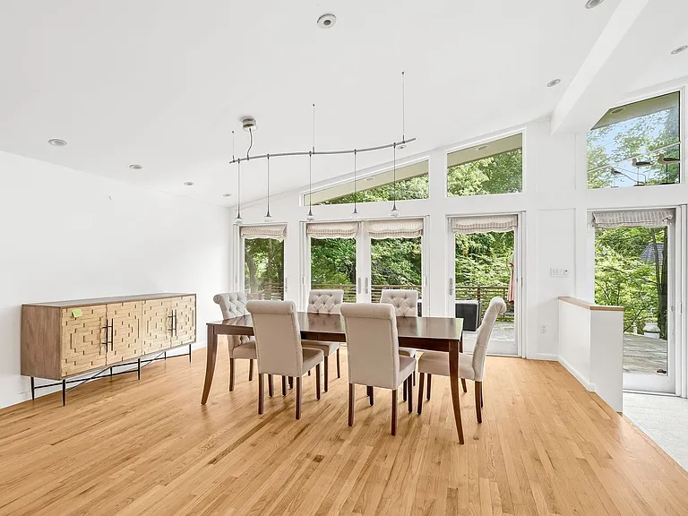 12 Seely Pl — Photo 7