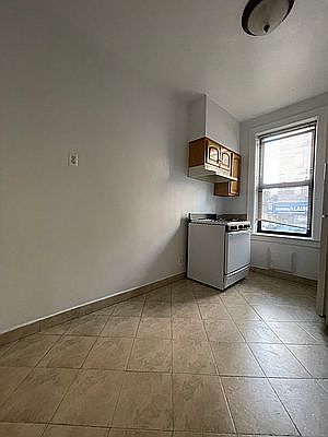 4th image of 2804 33rd St APT 1