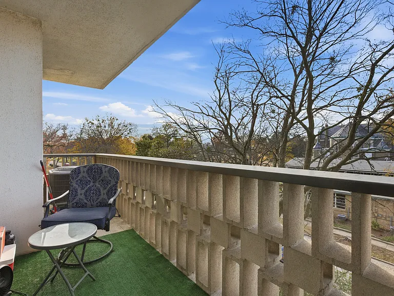 700 E 9th St #4M — Photo 8