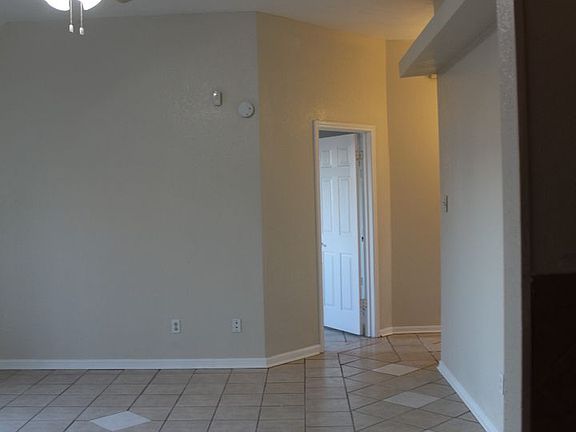 5th image of 208 Halter Dr