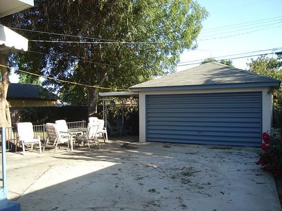 2 Car Detached Garage