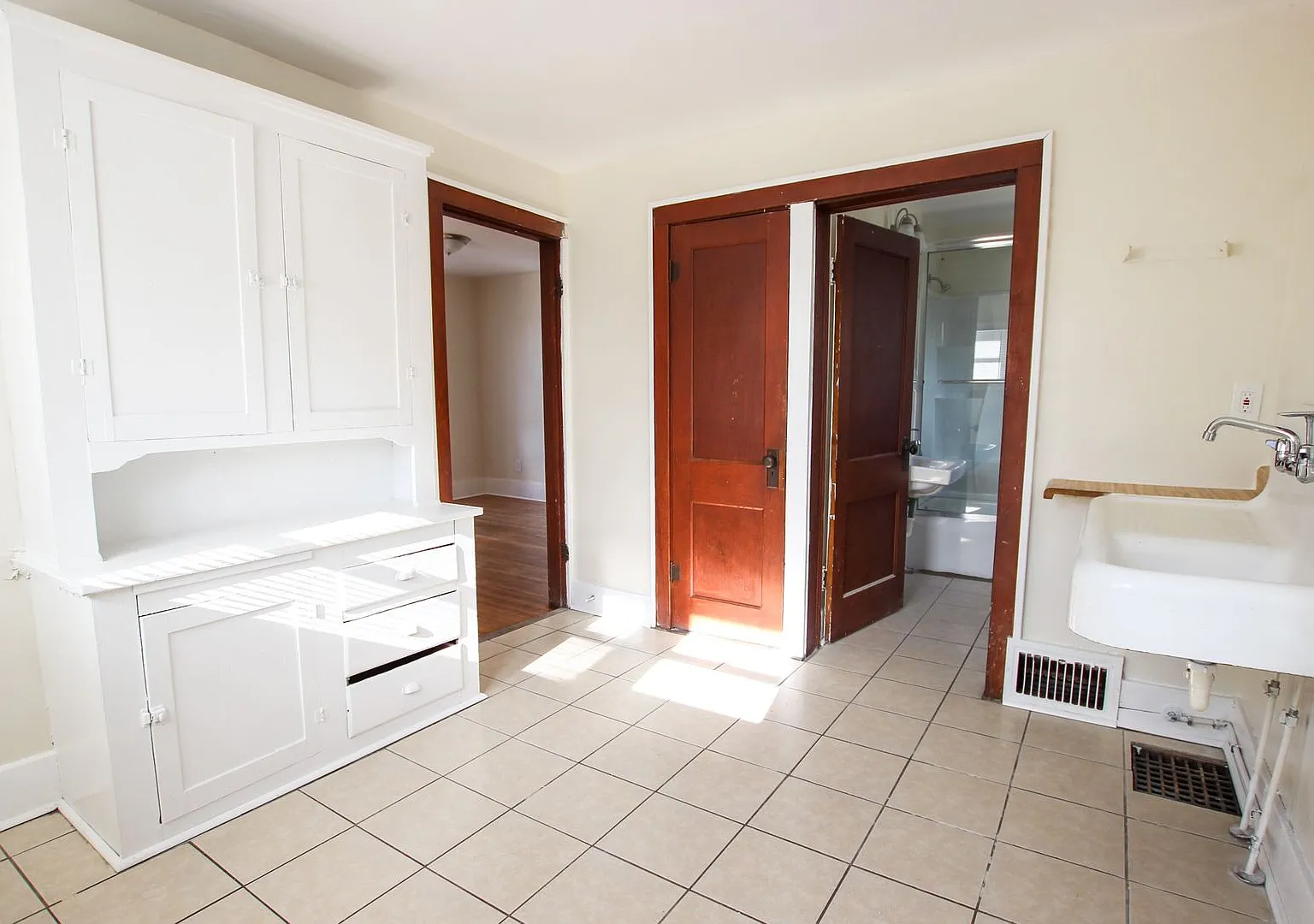 205 Merrill Avenue — Photo 2