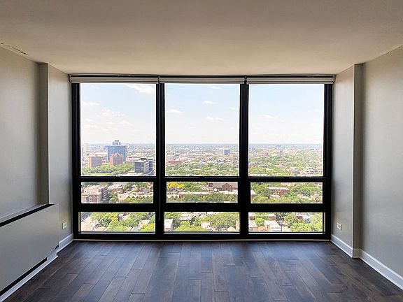 2nd image of 1636 N Wells St APT 3212