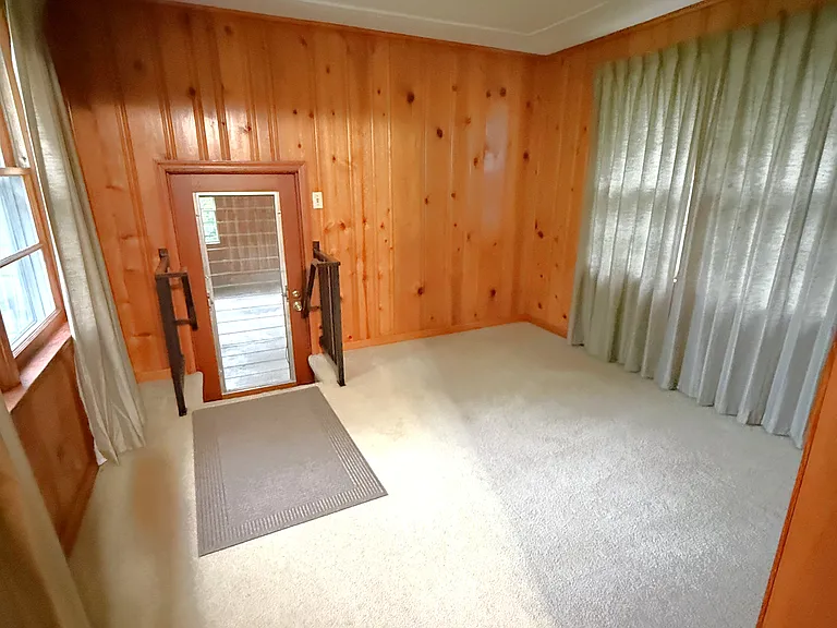 842 Burnett Station Rd — Photo 8