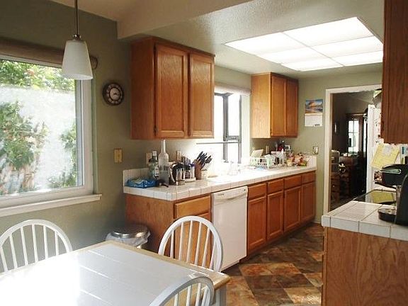3rd image of 2792 Woodmont Dr