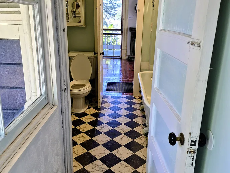 725 Alhambra St — Photo 10