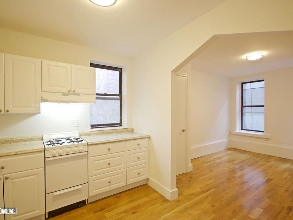 1st image of 241 Mulberry St APT 6