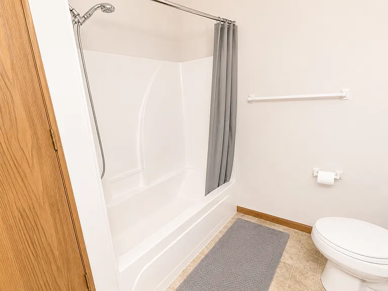 4006 Meadow View Dr — Photo 16