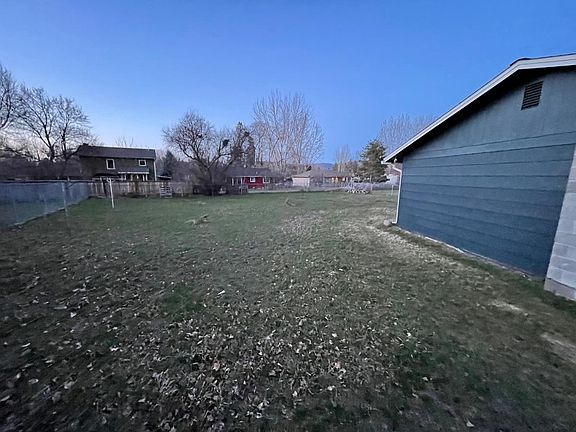 2nd image of 2722 Bluebell Dr