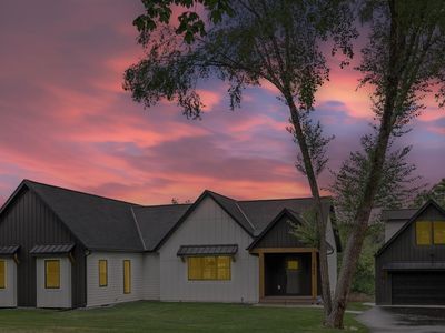 6700 W River Rd, Brooklyn Center, MN, 55430