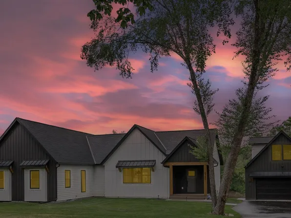 6700 W River Rd, Brooklyn Center, MN 55430