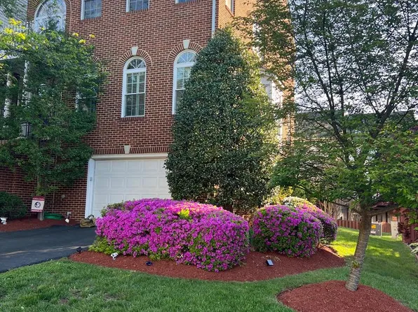 5510 Jowett Ct, Alexandria, VA 22315