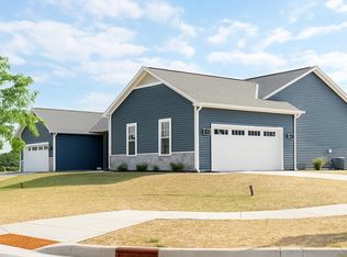 8302 85th Ave, Pleasant Prairie, WI 53158