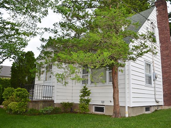 4th image of 966 Bard Ave
