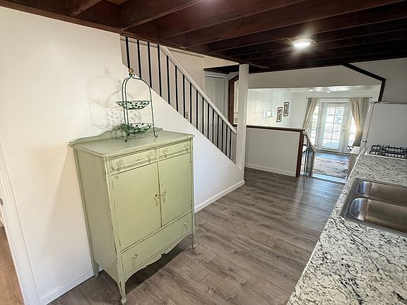 4th image of 172 Orange St #3