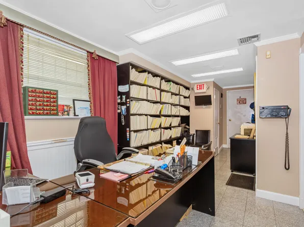 518 34th Street image 5 of 8