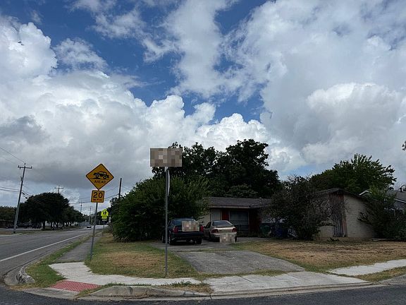 4th image of 1203 Rossolis Dr