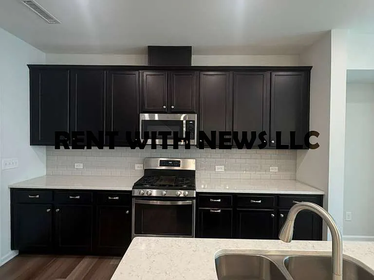 115 Hunston Dr — Photo 6