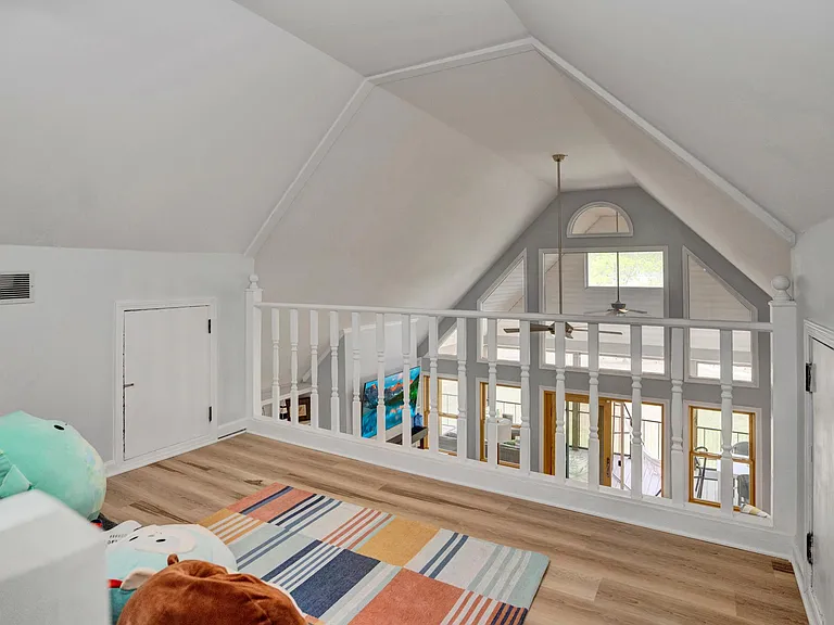 218 Long Island Dr — Photo 30